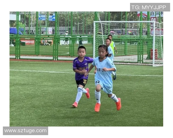 足球明星的学霸之路如何在绿茵场与学术殿堂中双丰收