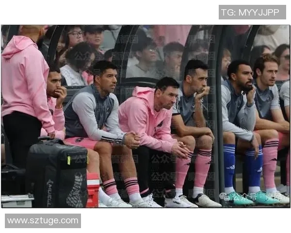 中国足球明星与国际巨星神似对比引发热议与讨论