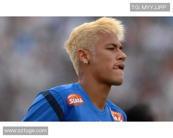 年轻足球明星颜值大赏青春与实力并存的魅力瞬间合集