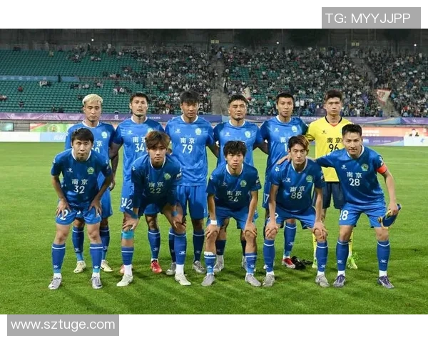 足球场上的风采瞬间各位明星球员的魅力时刻回顾