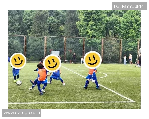 足球明星可动纸片人带你体验绿茵场上的激情与梦想的完美结合